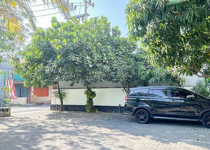 Global Inn Syariah Mitra RedDoorz near Juanda T1 Airport Surabaya